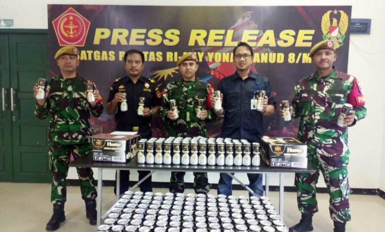 Satgas Pamtas RI-Malaysia Gagalkan Penyelundupan Miras Satgas Pamtas RI-Malaysia Gagalkan Penyelundupan Miras