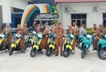 Tenaga Kependidikan dan Korwil Pendidikan Barito Utara Dapat Kendaraan Operasional