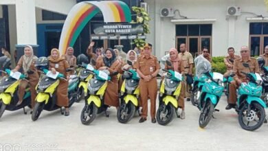 Tenaga Kependidikan dan Korwil Pendidikan Barito Utara Dapat Kendaraan Operasional