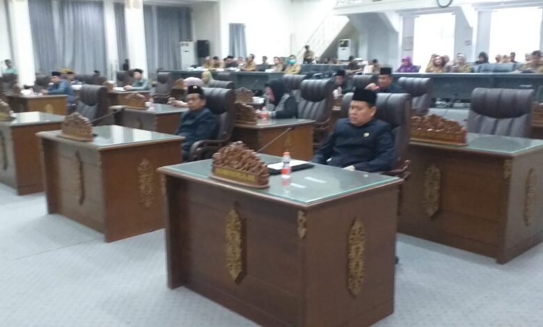DPRD Barito Utara Gelar Rapat Paripurna II, Fraksi-Fraksi Siap Bahas Raperda DPRD Barito Utara Gelar Rapat Paripurna II, Fraksi-Fraksi Siap Bahas Raperda