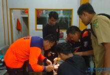 BPBD Barito Utara Bantu Warga Lepas Cincin Tak Bisa Lepas