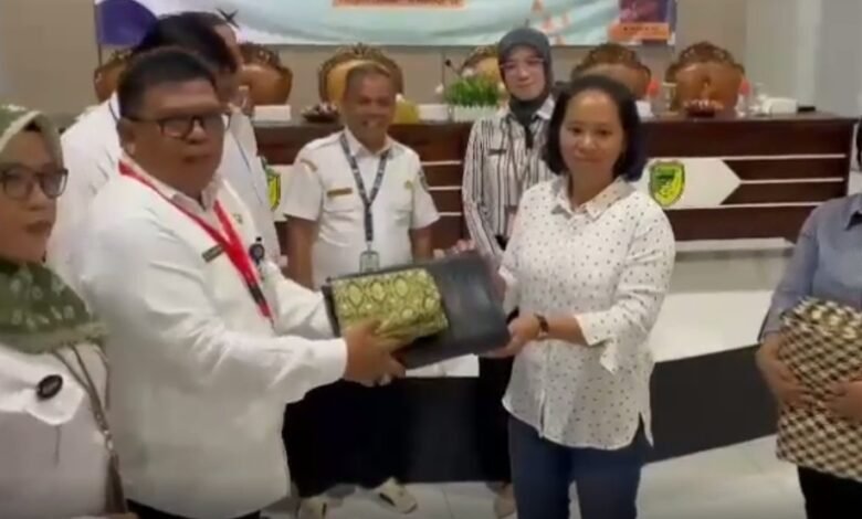 Pelatihan Anyaman Rotan: Peluang Baru untuk Berwirausaha