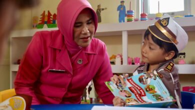 Ketua Bhayangkari Kalteng Resmikan Taman Baca di Polres Kapuas