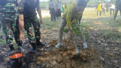 Karya Bakti TNI-AD dan Masyarakat Bantu Perangi Banjir dan DBD