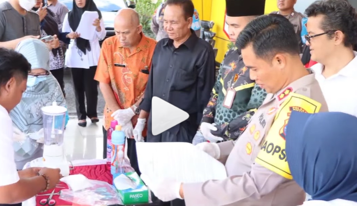 Polres Kotawaringin Timur (Kotim) melakukan pemusnahan barang bukti narkotika jenis sabu-sabu dan karisoprodol.(Dok: Polres Kotim)