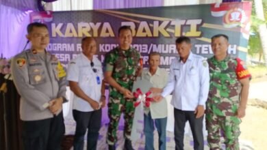 Warga Desa Pepas Terima Rumah Layak Huni dari Kodim 1013/Mtw