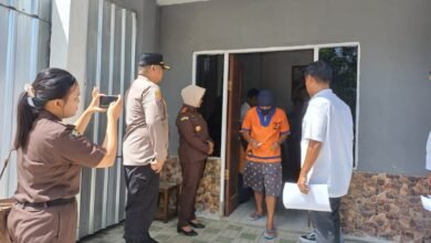Pembunuh PNS di Muara Teweh Lakukan 34 Adegan Rekontruksi
