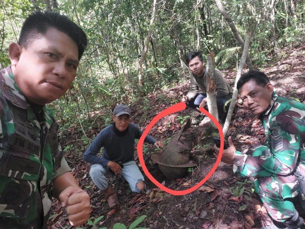 Torpedo Perang Dunia II Ditemukan di Hutan Penajam Torpedo Perang Dunia II Ditemukan di Hutan Penajam