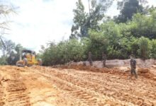 Jalan Becek dan Jembatan Putus, Warga Jingah Terbantu TMMD