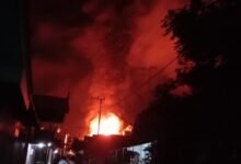 Kebakaran Hebat di Desa Pendreh, 3 Rumah Hangus