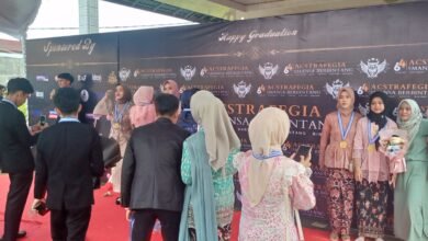 Air Mata Bahagia dan Haru Mewarnai Wisuda SMA Negeri 1 Muara Teweh Gen-64