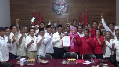 H Gogo Resmi Daftar Calon Bupati ke PDI- P Barito Utara