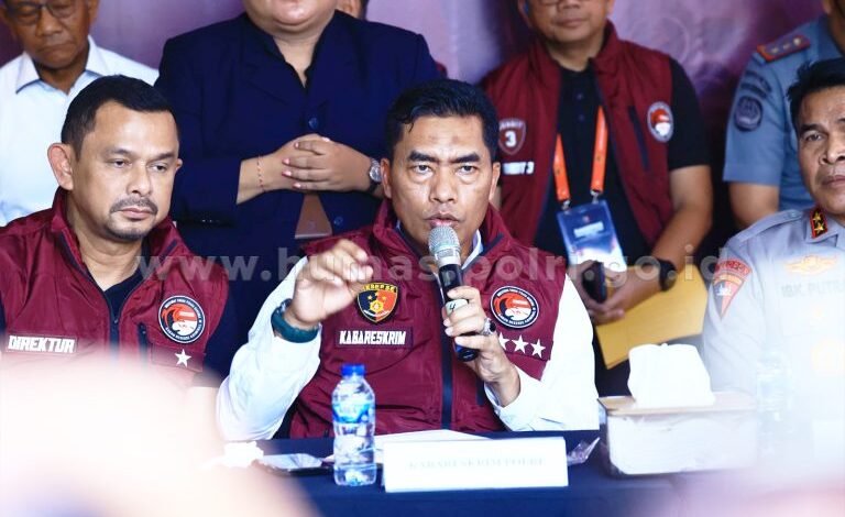 Polisi Bongkar Jaringan Narkoba ‘Hydra’ yang Manfaatkan Stiker Jalanan Polisi Bongkar Jaringan Narkoba ‘Hydra’ yang Manfaatkan Stiker Jalanan