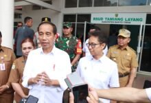 Presiden Jokowi Harapkan Kelengkapan Alat Kesehatan di RSUD Tamiang Layang Segera Terlaksana Presiden Jokowi Harapkan Kelengkapan Alat Kesehatan di RSUD Tamiang Layang Segera Terlaksana