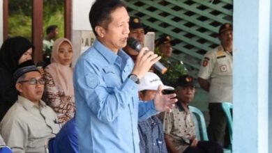 Pj Bupati Barito Utara Tinjau Operasi Pasar Murah di Desa Sikui