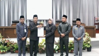 Pj. Bupati Barito Utara Terima Dokumen Pemandangan Umum Fraksi DPRD