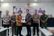 Pj Bupati Barito Utara Serahkan Perda Nomor 3 Tahun 2024 tentang Pajak Daerah dan Retribusi Daerah