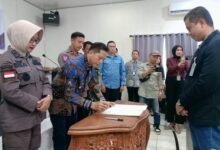 Pj Bupati Barito Utara Tandatangani Nota Kesepakatan Bersama saat Launching Aplikasi Si-Baga