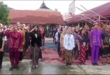 Menyambut Tahun Ajaran Baru, SMA Negeri 1 Muara Teweh Gelar MPLS Penuh Warna dengan Pakaian Adat