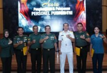 Kapuspen TNI Berikan Reward Kepada Prajurit Berprestasi Dan Lepas Prajurit Mutasi Keluar Puspen TNI