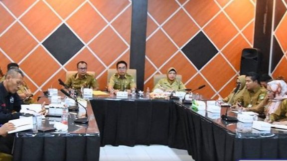 Pemkab Barito Utara Ikuti Evaluasi LPj Pj. Bupati Triwulan III melalui Zoom Meeting