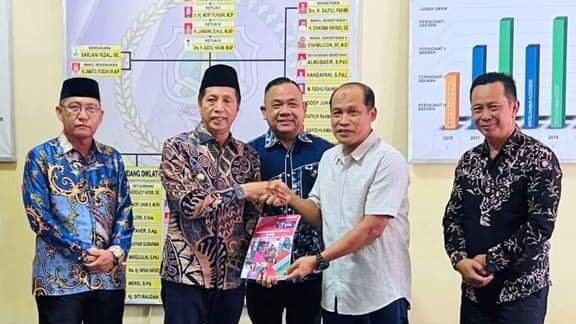 Serah Terima Kepengurusan LPTQ Kabupaten Barito Utara, Muhlis Serahkan Tugas kepada Mochamad Ikhsan