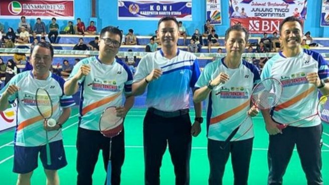 Bulu Tangkis Bupati Cup 2024 Resmi Dibuka, Muhlis Ajak Junjung Sportivitas dalam Berkompetisi