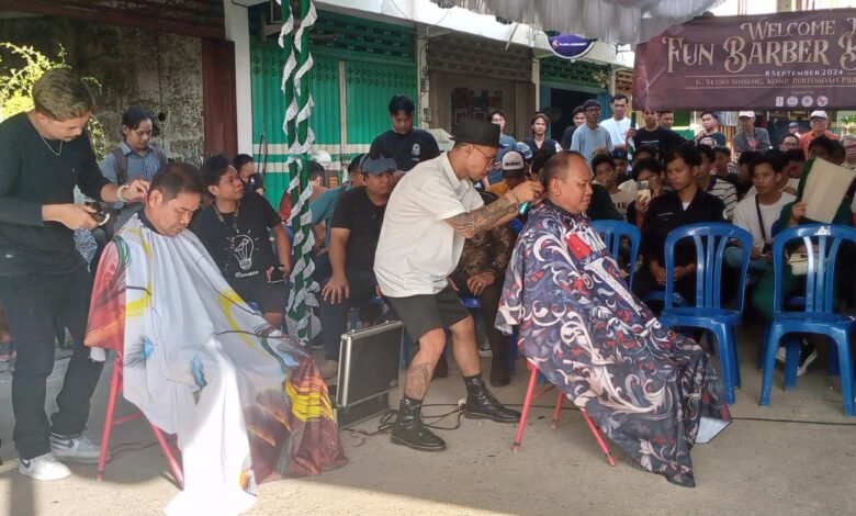 Aksi Unik Calon Bupati Barito Utara, Potong Rambut dan Cicip Kopi di Fun Battle V60 Aksi Unik Calon Bupati Barito Utara, Potong Rambut dan Cicip Kopi di Fun Battle V60