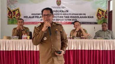 Dukung Pertumbuhan Ekonomi, Pj Bupati Kapuas Buka Pelatihan Keterampilan Pengolahan ikan dan Anyaman rotan