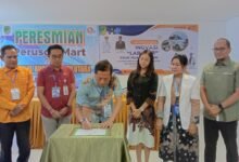 Pj Bupati Barito Utara Resmikan Perusda Mart dan Layanan Ambulans Gratis