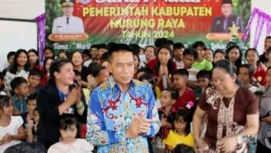 Safari Natal di Desa Pelaci, Pj Bupati Murung Raya Ajak Masyarakat Tingkatkan Kebersamaan