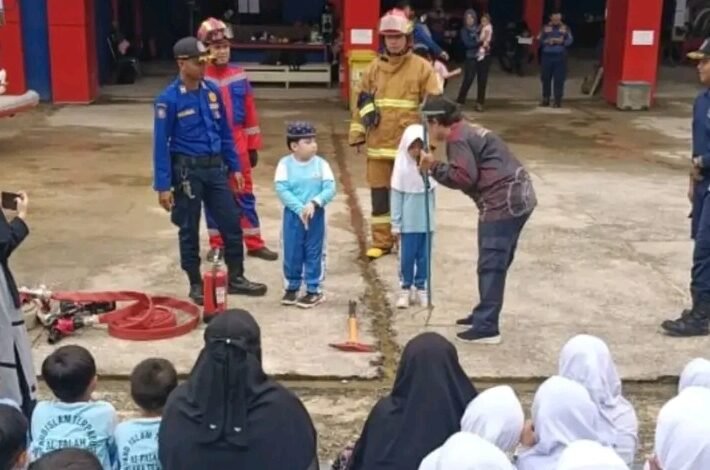 Pendidikan Keselamatan Sejak Dini, Disdamkarmat Barito Utara Ajak PAUD Al-Falah Pahami Bahaya Kebakaran