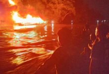Kapal Pembawa Sembako di DAS Barito Kebakaran, Sempat Terdengar Ledakan