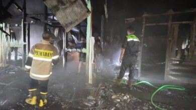 Disambar Petir, Bangunan Walet dan Dua Rumah di Lahei I Barito Utara Ludes Terbakar