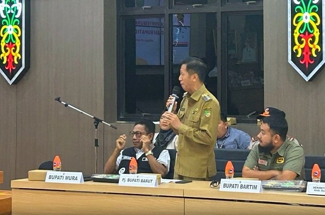 Muhlis Sampaikan Langkah Penanganan Banjir dan Infrastruktur Jalan ke Gubernur Kalteng Muhlis Sampaikan Langkah Penanganan Banjir dan Infrastruktur Jalan ke Gubernur Kalteng