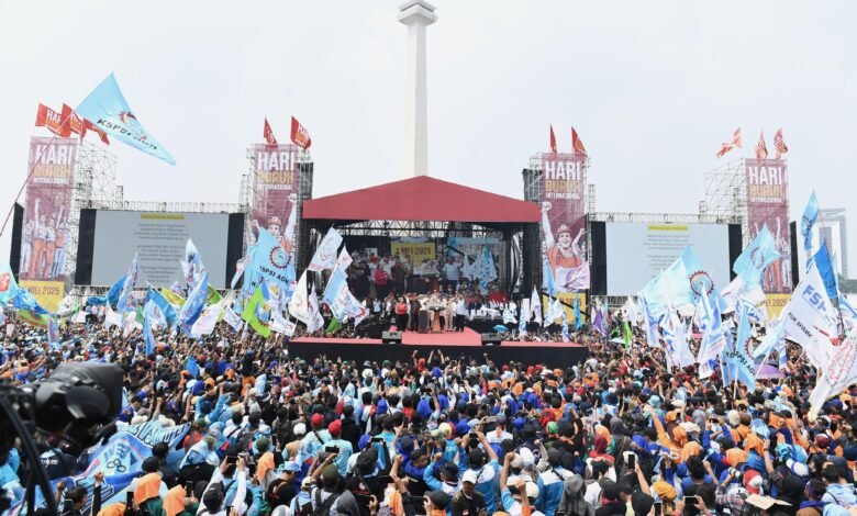 Pidato Presiden Prabowo pada Hari Buruh: Meningkatkan Kesejahteraan Rakyat dan Pekerja Pidato Presiden Prabowo pada Hari Buruh: Meningkatkan Kesejahteraan Rakyat dan Pekerja