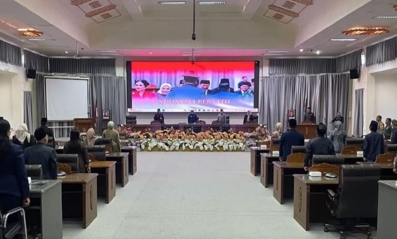 Pj. Bupati Barito Utara Sampaikan LKPj TA 2024 di Hadapan DPRD Pj. Bupati Barito Utara Sampaikan LKPj TA 2024 di Hadapan DPRD