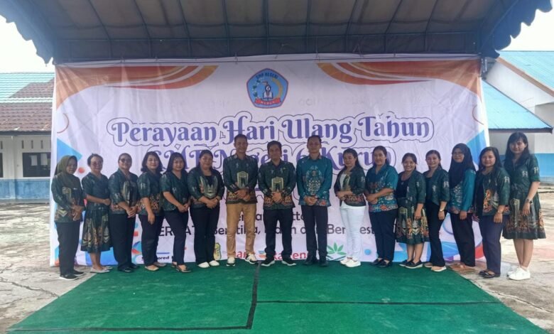 Puncak Perayaan HUT ke- 14 SMPN 6 Kurun Berjalan Meriah Puncak Perayaan HUT ke- 14 SMPN 6 Kurun Berjalan Meriah