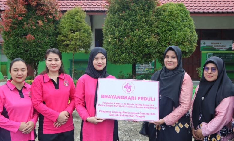 Bhayangkari Peduli, Beri Bantuan Sosial Fasilitas Air Bersih untuk MIN Tewah