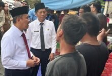 Pemkab Barito Utara Salurkan Bantuan Tunai dan Logistik kepada Korban Kebakaran