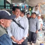 Shalahuddin dan Felix Sapa Pedagang di Pasar Pendopo: “Bagaimana Kabar Pian?