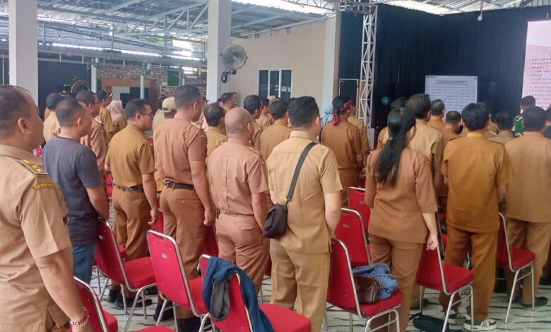 Kepala Desa dan Lurah di Barito Utara Ikrar Netralitas PSU Pilkada Kepala Desa dan Lurah di Barito Utara Ikrar Netralitas PSU Pilkada