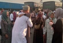 Kepulangan Jemaah Haji Kloter 5 Barito Utara Disambut Penuh Tangis Bahagia