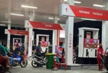 Minyak Dunia Anjlok Parah! Pertalite Kapan Ikutan Turun Harga? Sinyal Perang Dagang dan Manuver OPEC+ Bikin APBN Aman?