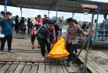 Warga Temukan Mayat Mengambang di Sungai Barito Lahei II