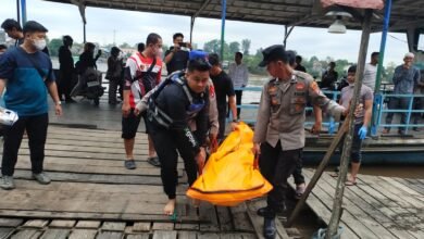 Warga Temukan Mayat Mengambang di Sungai Barito Lahei II