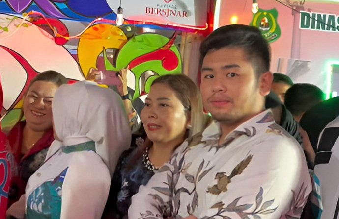 Arhensa Ajak Masyarakat Cintai Produk Lokal di Expo UMKM Kapuas Arhensa Ajak Masyarakat Cintai Produk Lokal di Expo UMKM Kapuas