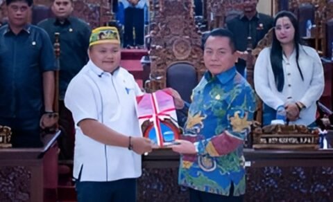 Rapat Paripurna DPRD Kapuas Bahas RPJMD Rapat Paripurna DPRD Kapuas Bahas RPJMD