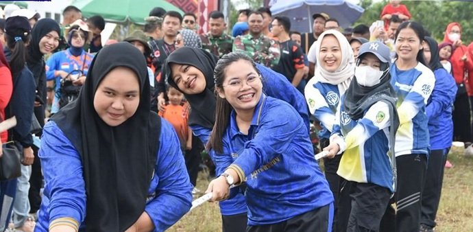 Lomba Tarik Tambang dan Balap Karung Antar Instansi Meriahkan HUT ke-80 RI di Barito Utara