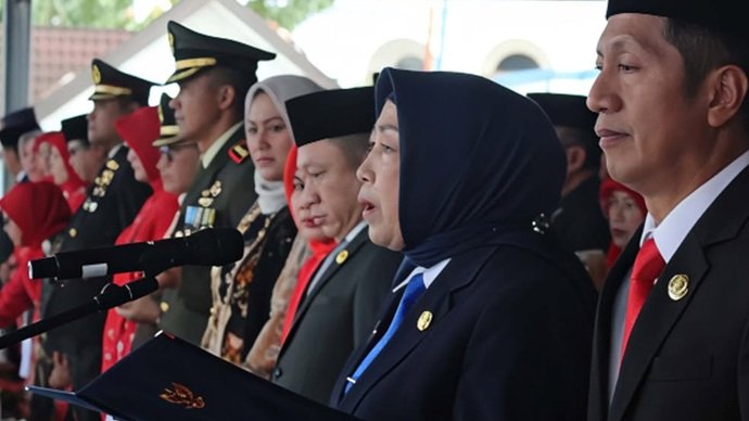Ketua DPRD Barito Utara Bacakan Proklamasi dalam Peringatan HUT RI